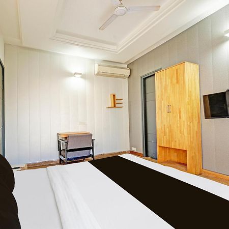 Townhouse Sector 49 Sohna Road Hotell Gurgaon Eksteriør bilde