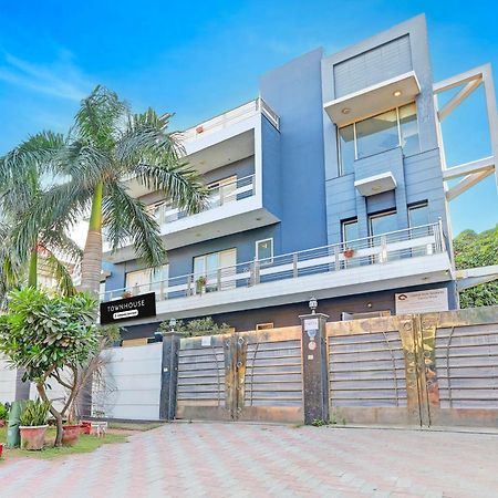 Townhouse Sector 49 Sohna Road Hotell Gurgaon Eksteriør bilde