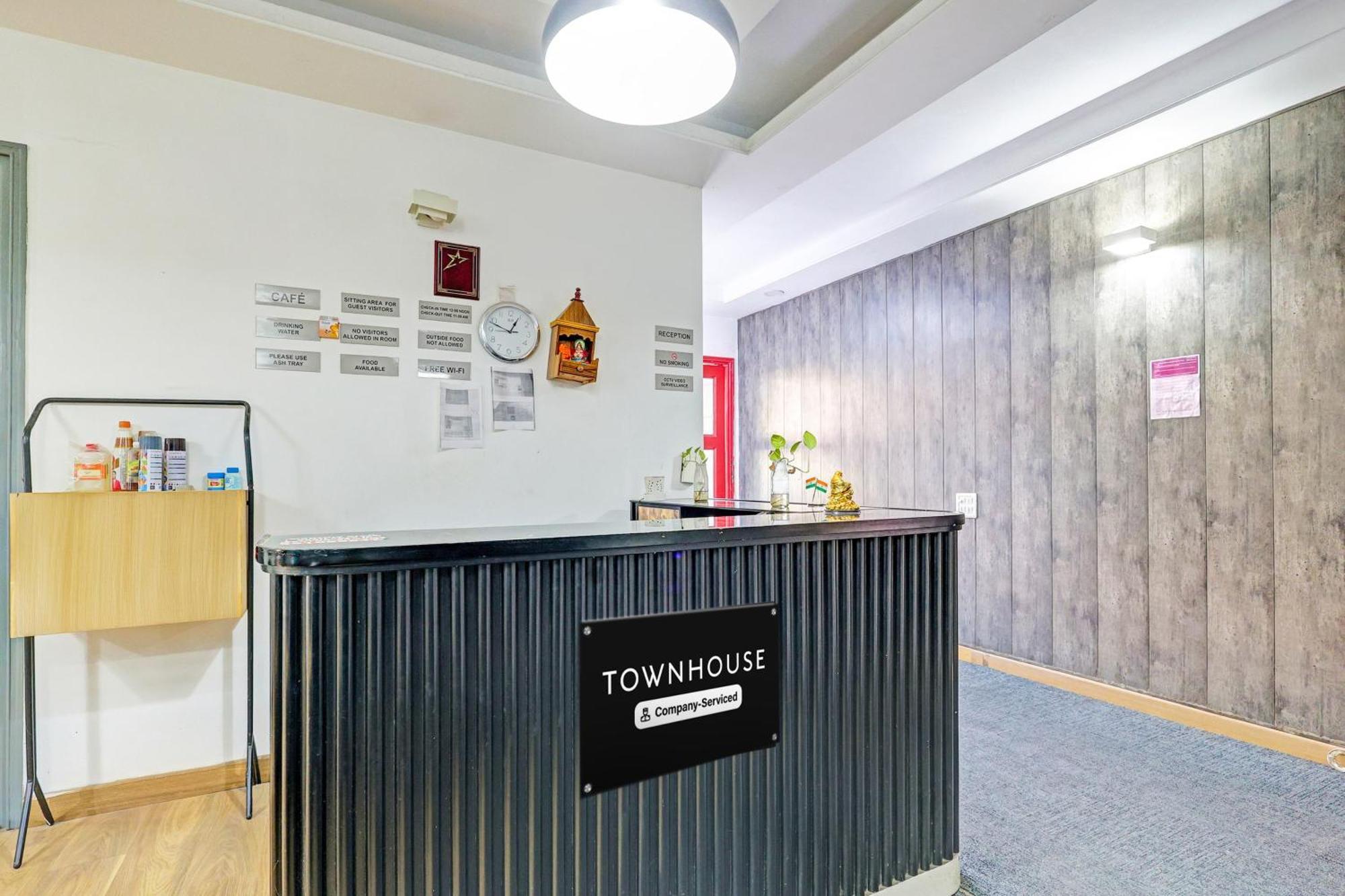 Townhouse Sector 49 Sohna Road Hotell Gurgaon Eksteriør bilde